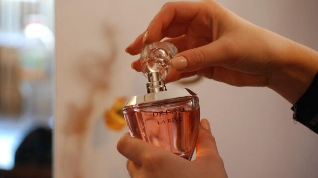 parfum wanita aktif